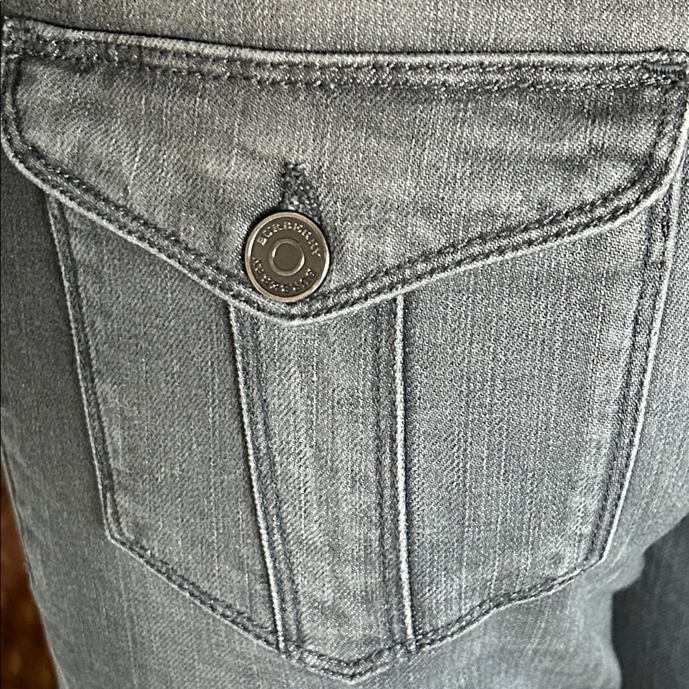 Authentic Burberry London Jeans - Picture 13 of 17
